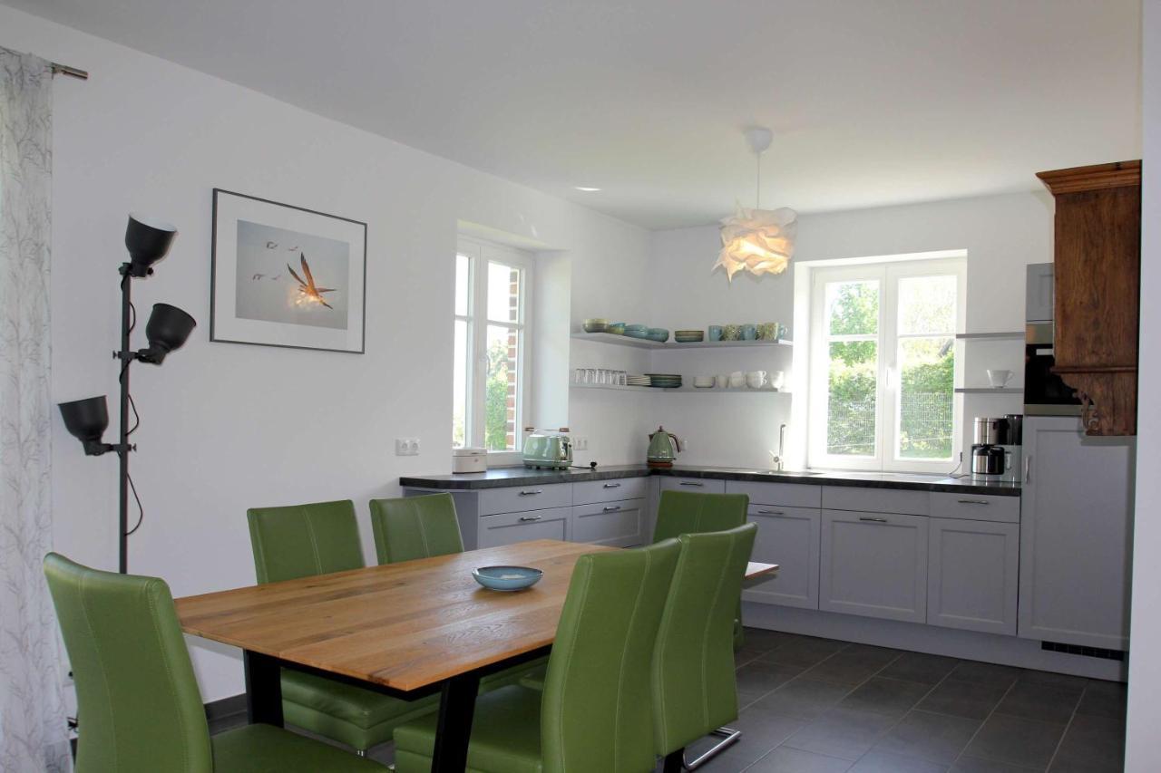 Wassernahes Ferienhaus Mit Meerblick Und Schwimmbadnutzung In Sellin - Ferienhaus Rohrweihe Gager Bagian luar foto