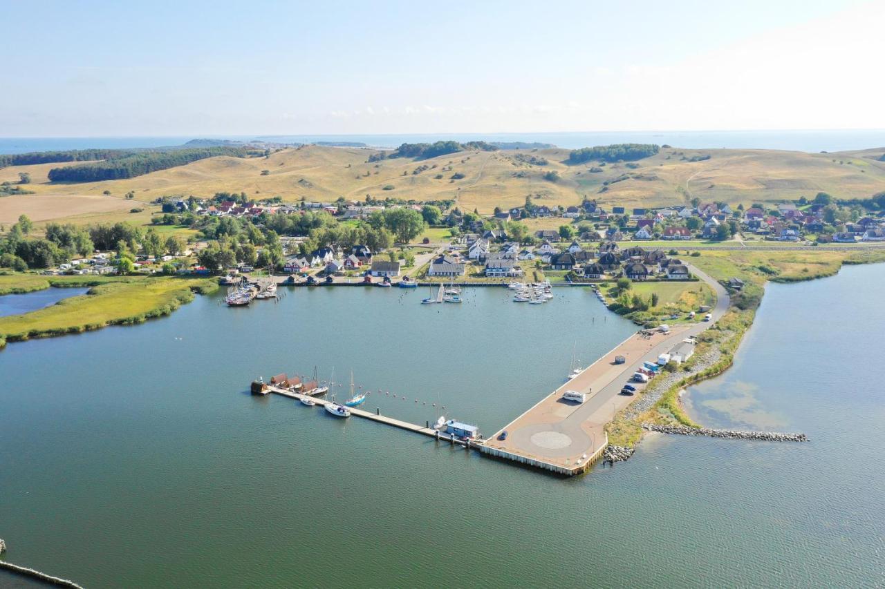 Wassernahes Ferienhaus Mit Meerblick Und Schwimmbadnutzung In Sellin - Ferienhaus Rohrweihe Gager Bagian luar foto
